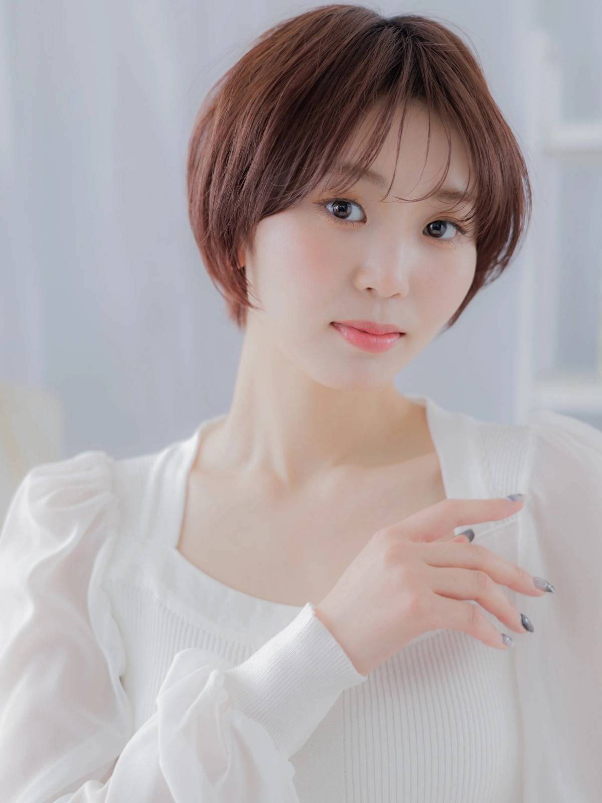 チェリーレッドのミニウルフショート