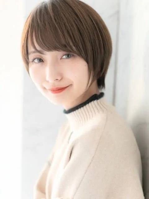 シンプル丸みショート