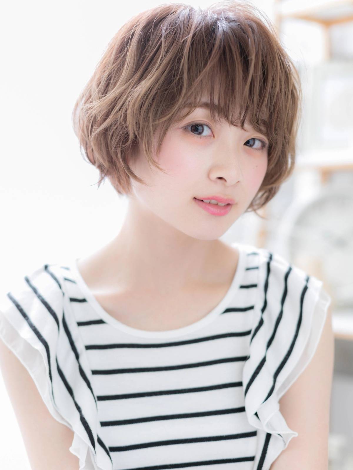 くせ毛風軽やかショート