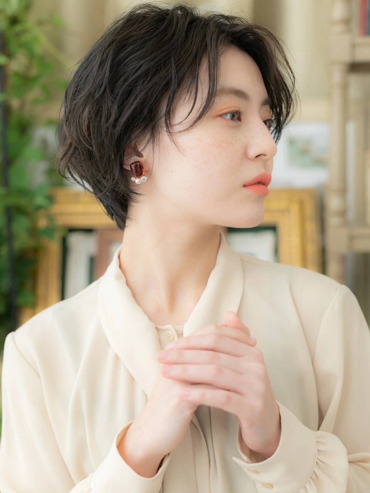 黒髪ゆるショート
