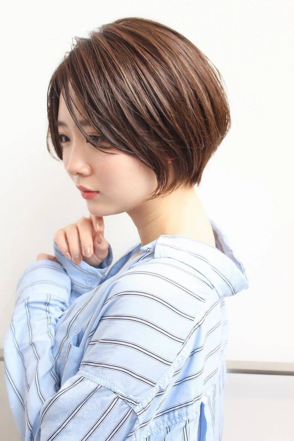 シンプルこなれショート