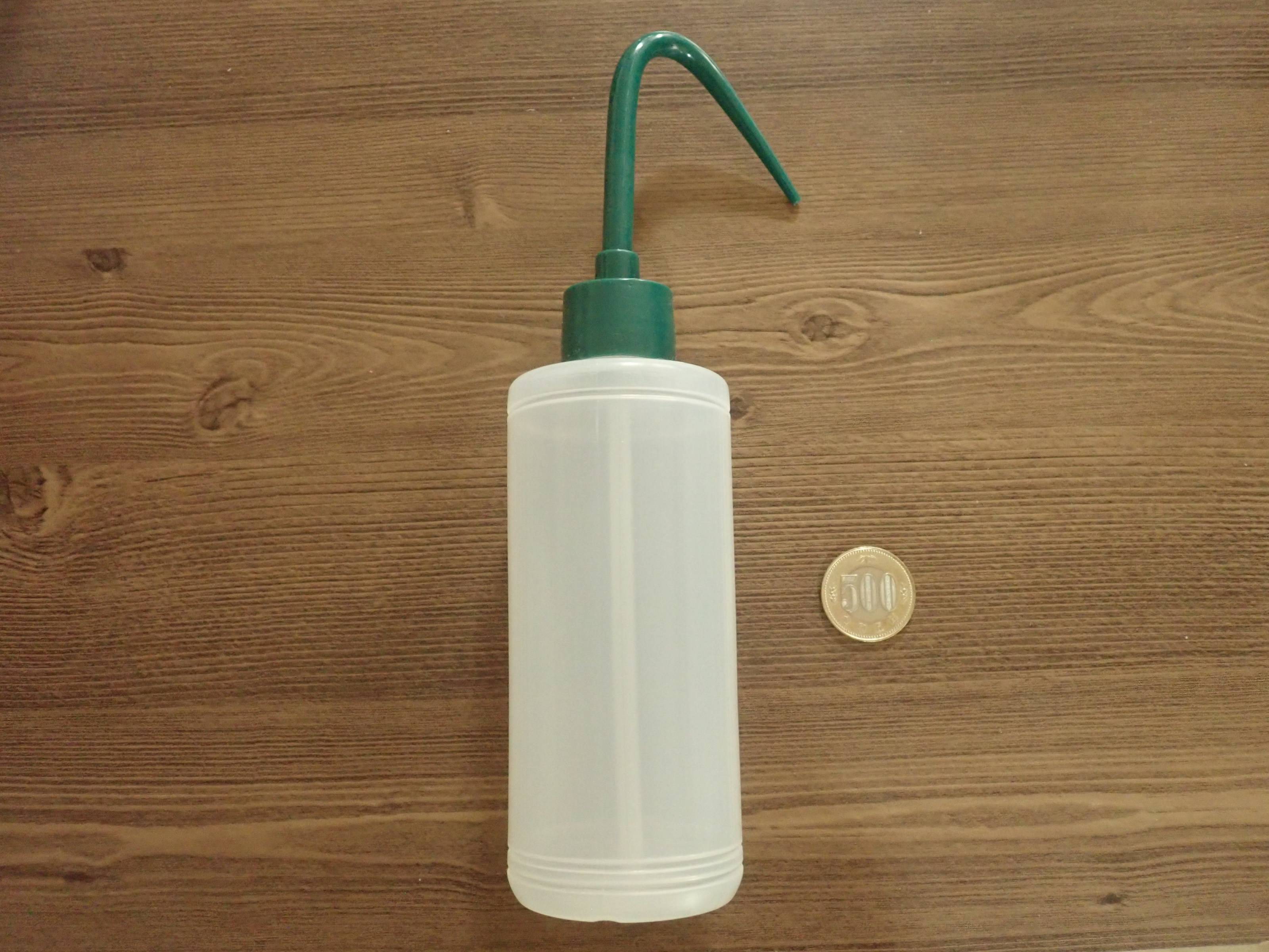 ダイソーのガーデニング水差し