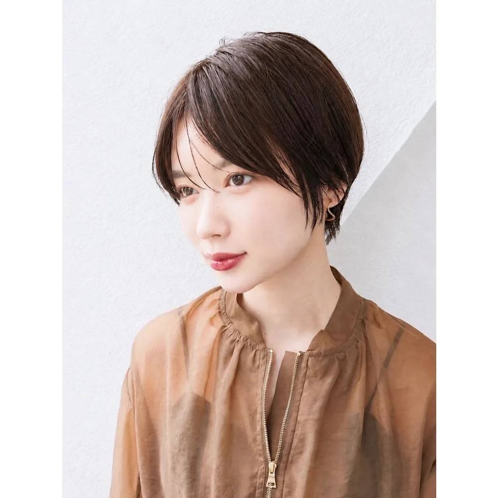 シースルーバング×前下がりショート