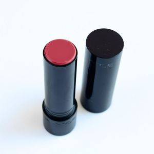 大当たりなの見つけた……。プチプラとは思えない「大人気リップ」