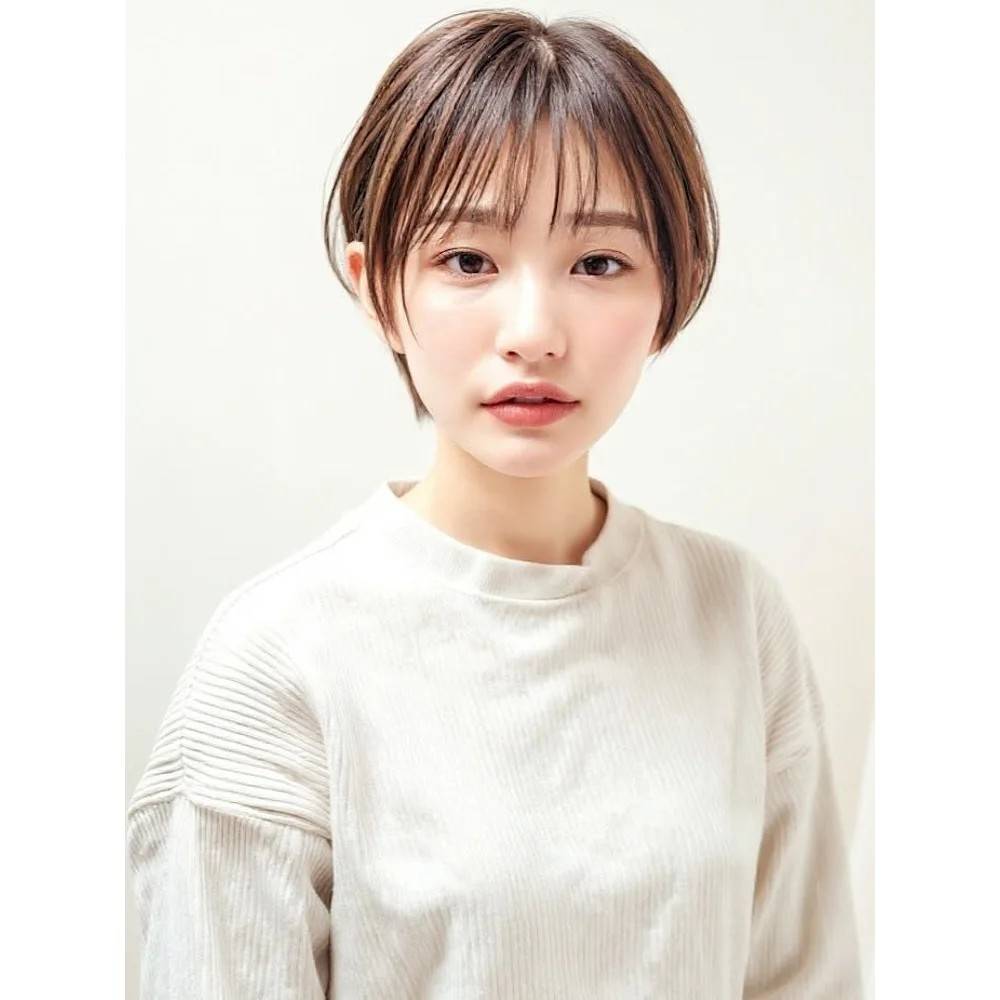 柔らかい髪質に魅せるミルクティーカラー