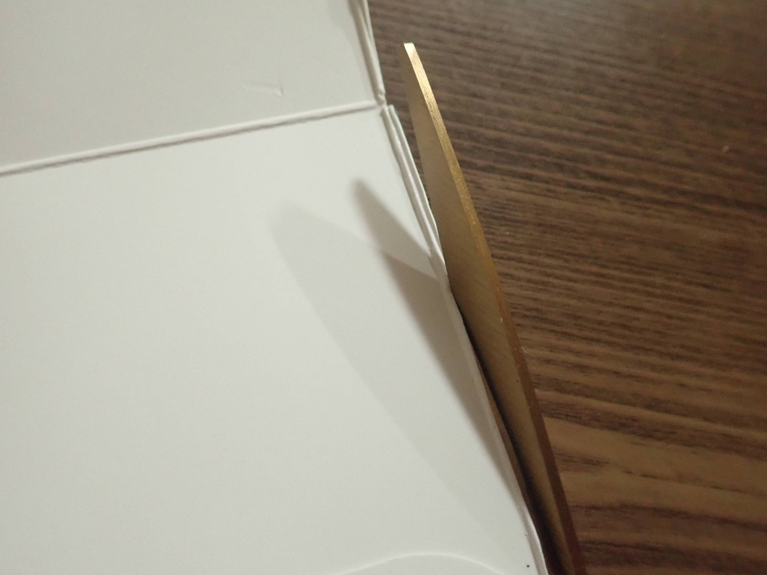 ダイソーのステンレス製チタンコート事務用はさみ