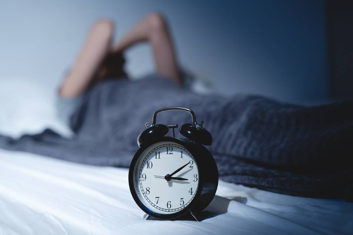 深夜に眠れない女性