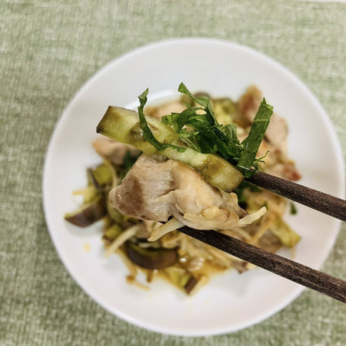 JAグループ公式の「❤鶏もも肉と茄子とエノキのポン酢炒め❤」のレシピ