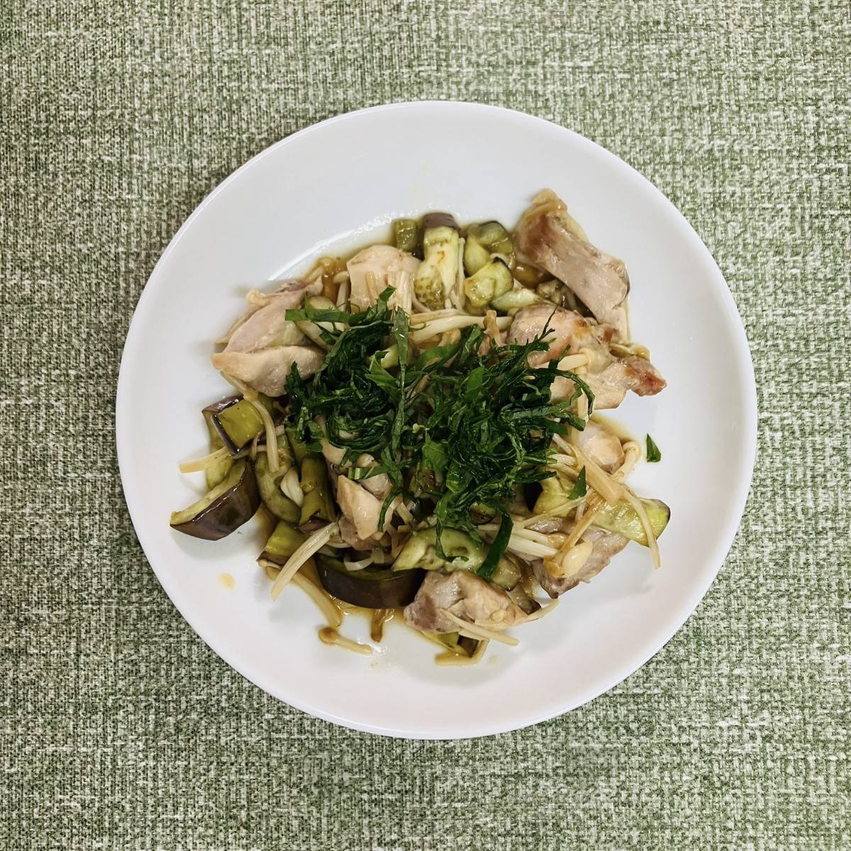 JAグループ公式の「❤鶏もも肉と茄子とエノキのポン酢炒め❤」のレシピ