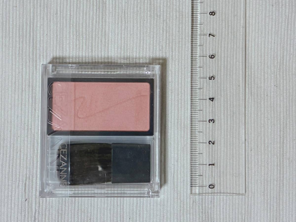 CEZANNE セザンヌ チークブラッシュ 06 フラワーコーラル 本体 蓋閉め 定規