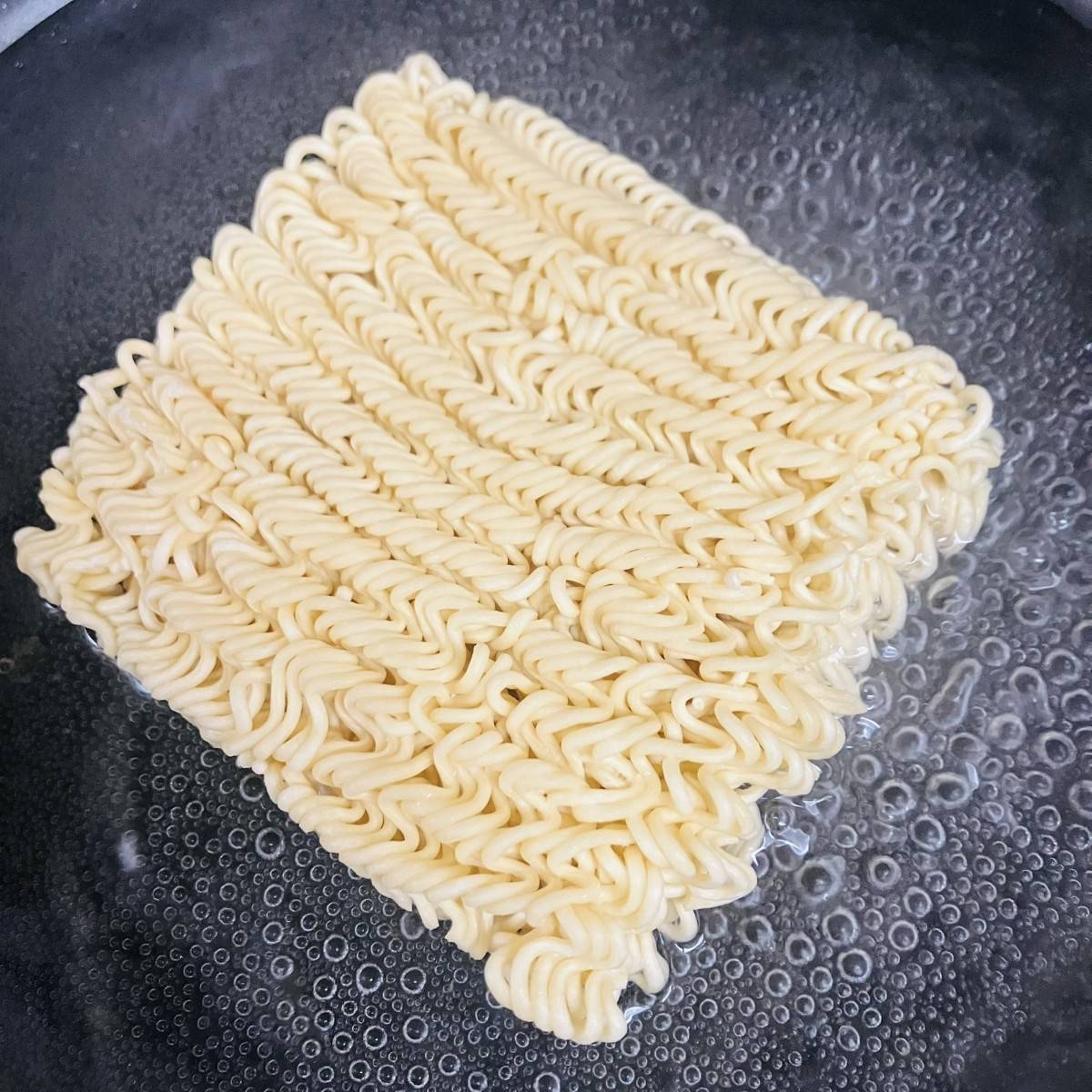 サッポロ一番公式の「手抜き焼きラーメン餃子」のレシピ