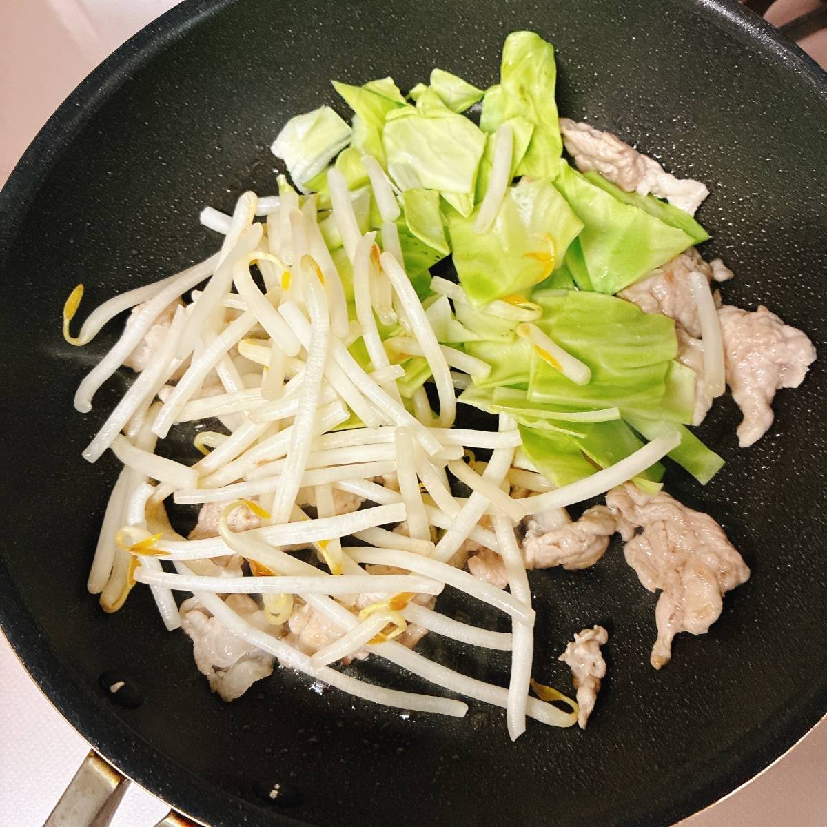 永谷園公式の「お茶づけ焼きそば（塩焼きそば風）」のレシピ