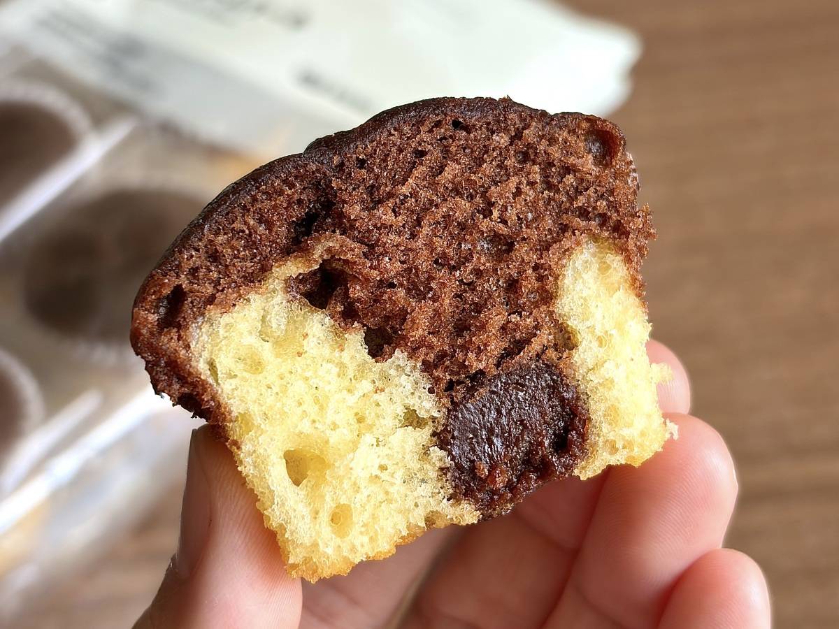 しっとり濃厚なチョコクリーム入り♡