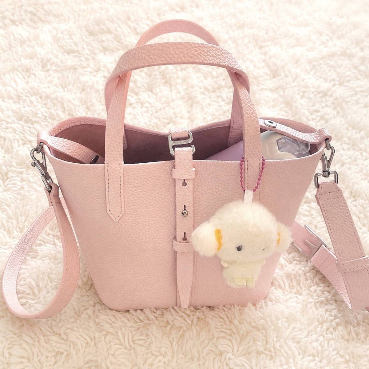 CHARLES & KEITH「Beryl ベリル リサイクルレザーバケツバッグ」