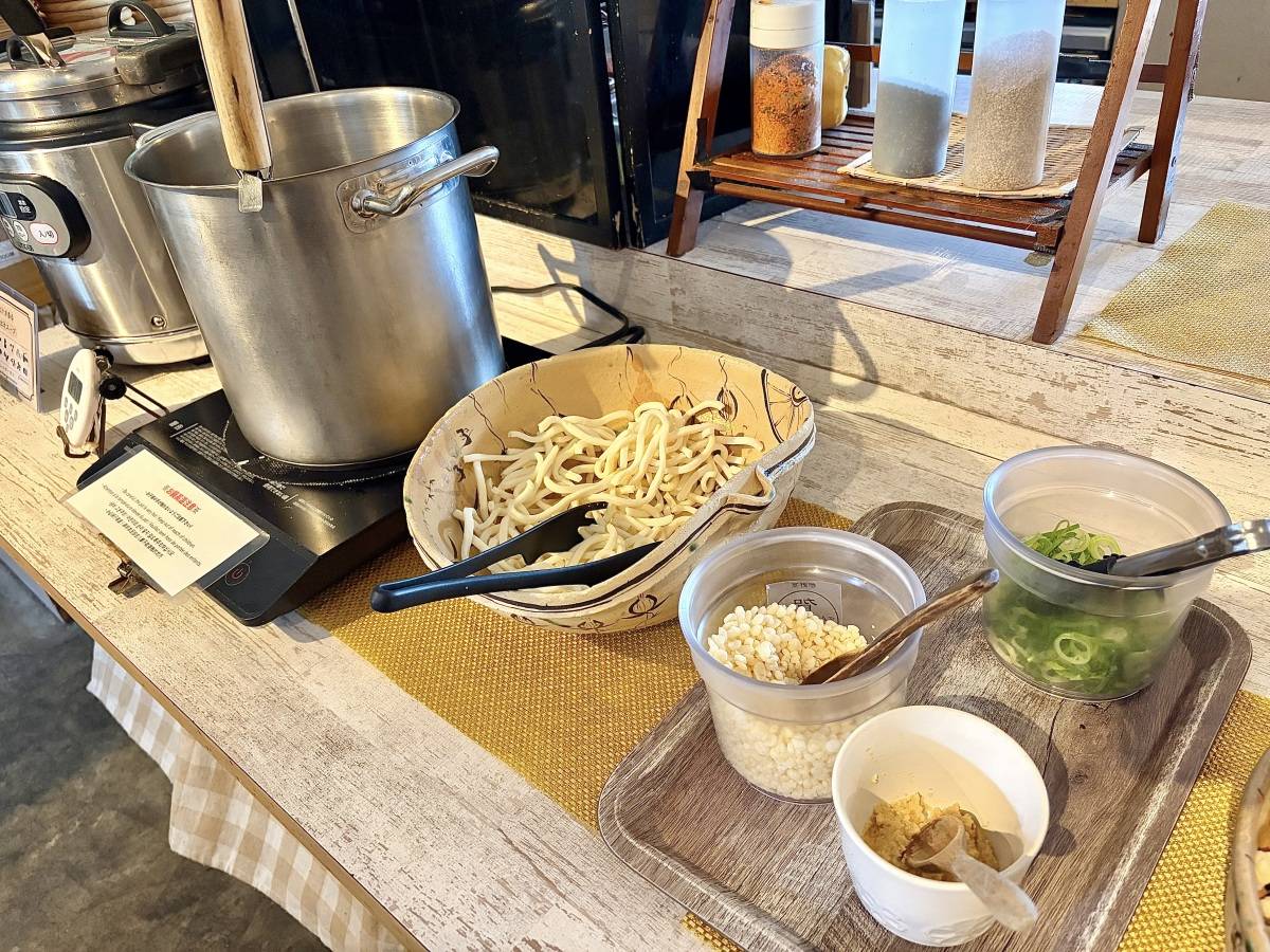 都野菜賀茂 京都駅前店のうどん