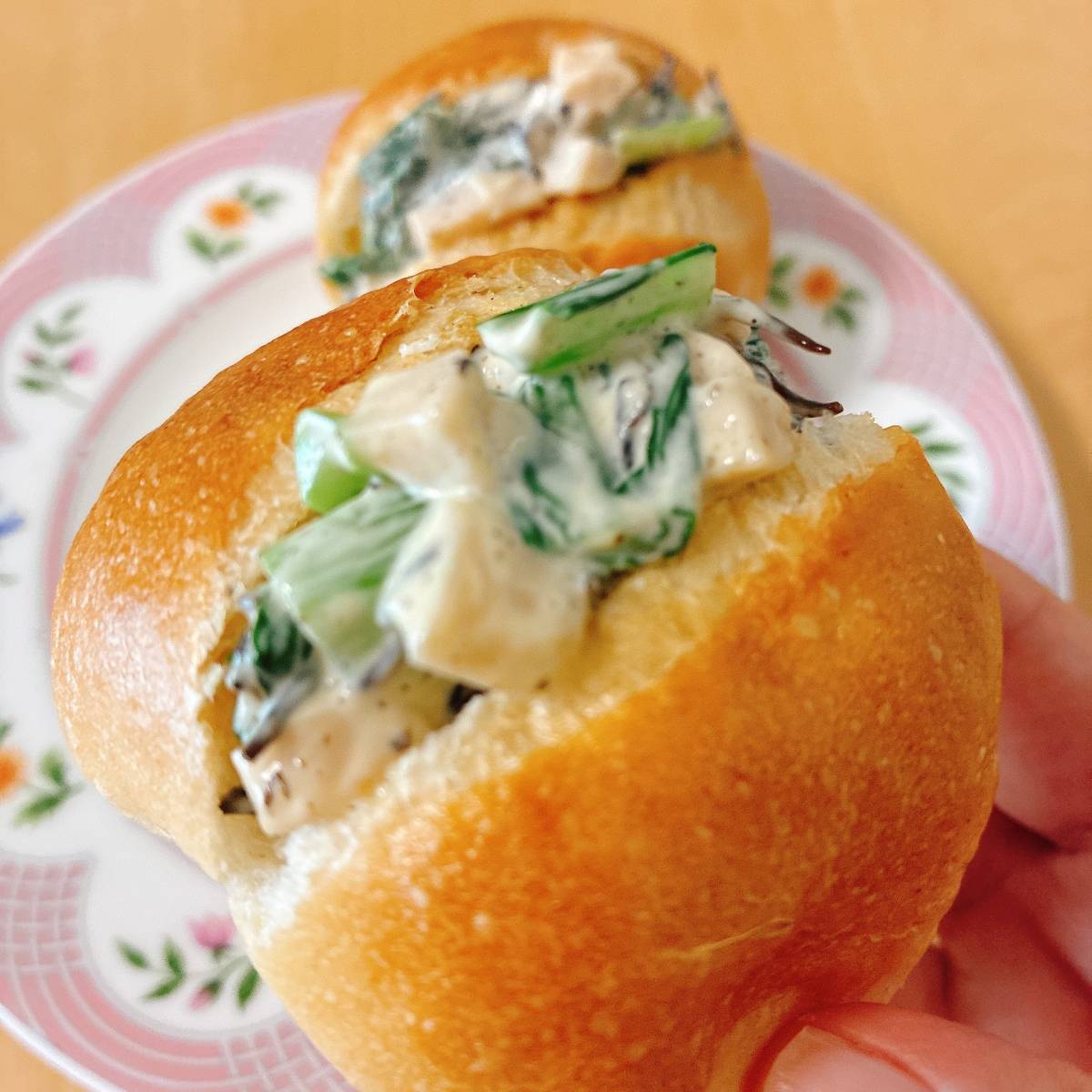 JAグループ公式の「小松菜とひじきのタルタルトースト」のレシピ