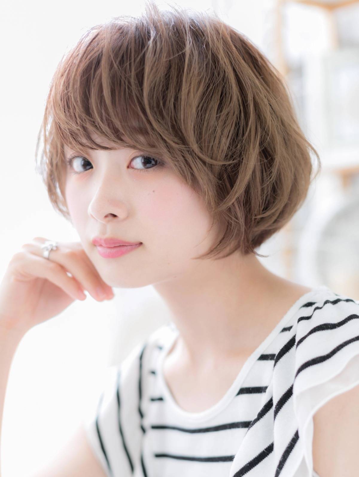 大人可愛いくせ毛風ショート