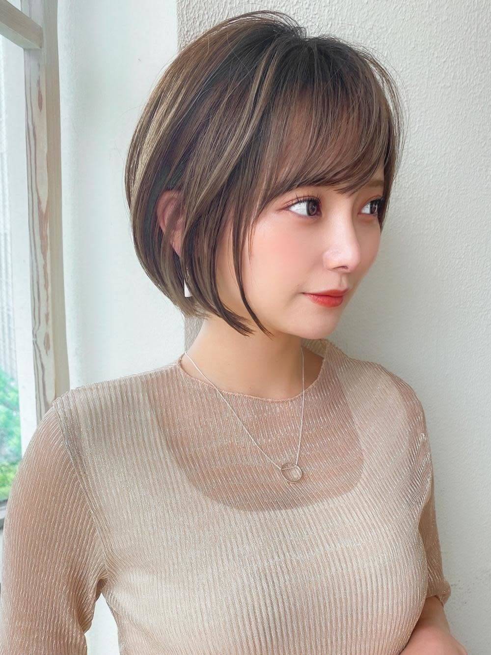 きれいめ前下がりボブ