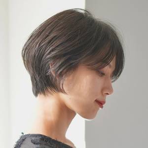 顔が大きく見えない！大人女子に似合うショート5選〜2026年夏〜