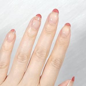 上品に垢抜ける。不器用さん向け「まっすぐフレンチネイル」のやり方