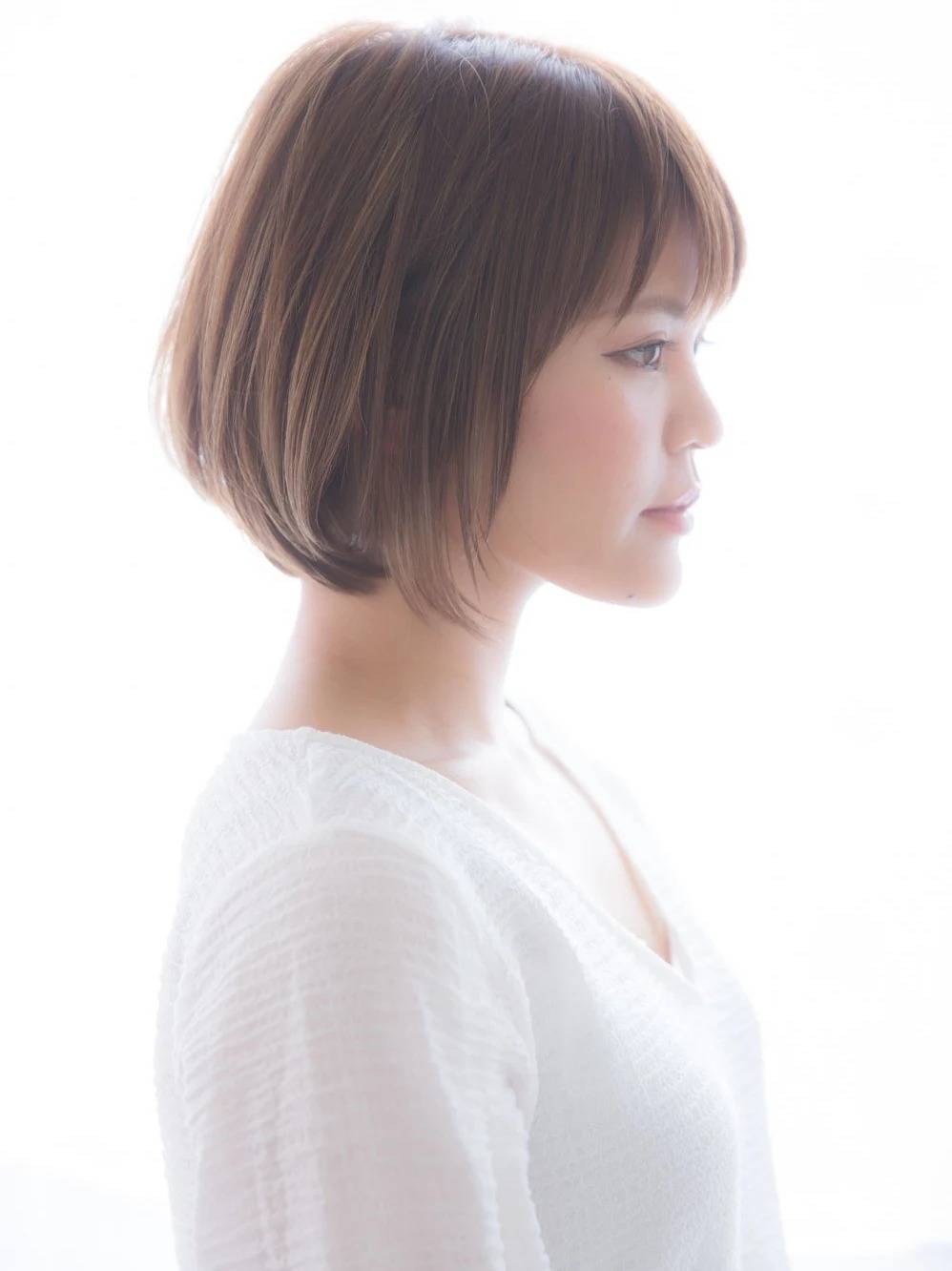 グレージュのナチュラルボブ
