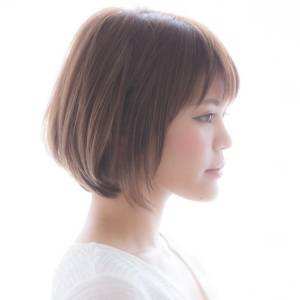  グレージュのナチュラルボブ 