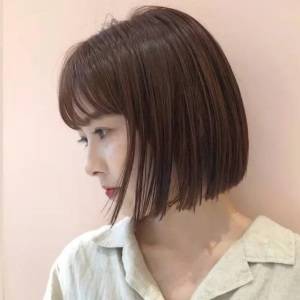  ボリュームがあまりないボブ 