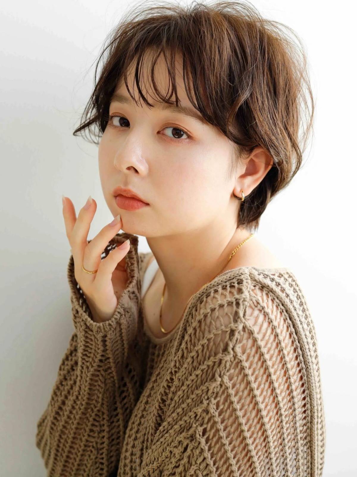 シースルーバングのほつれショート