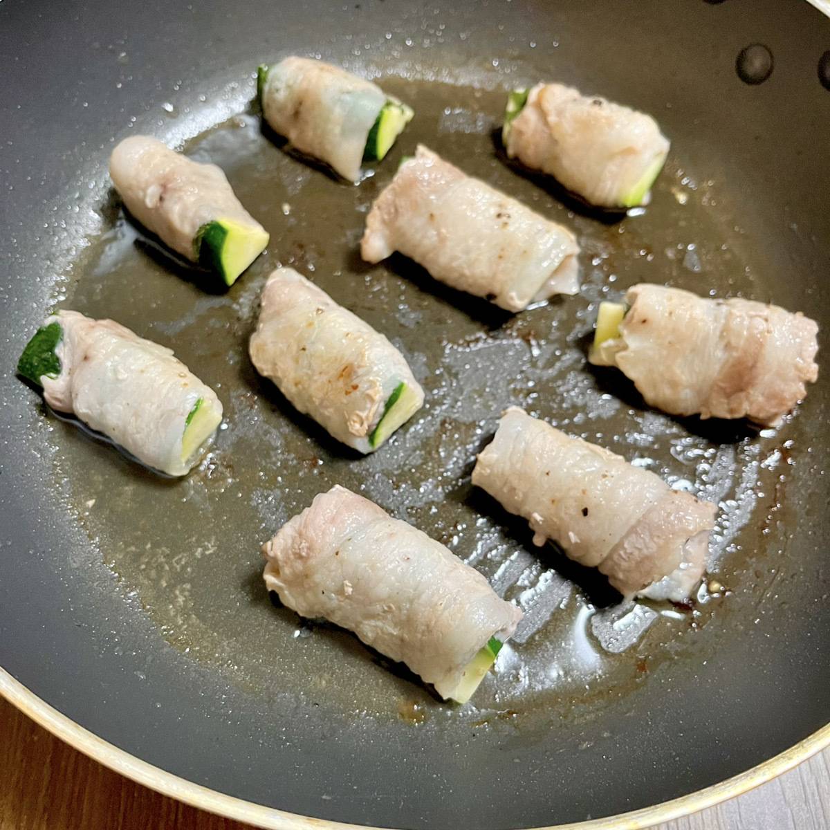 JAグループ公式の「ズッキーニと紫蘇の豚バラ巻き」のレシピ