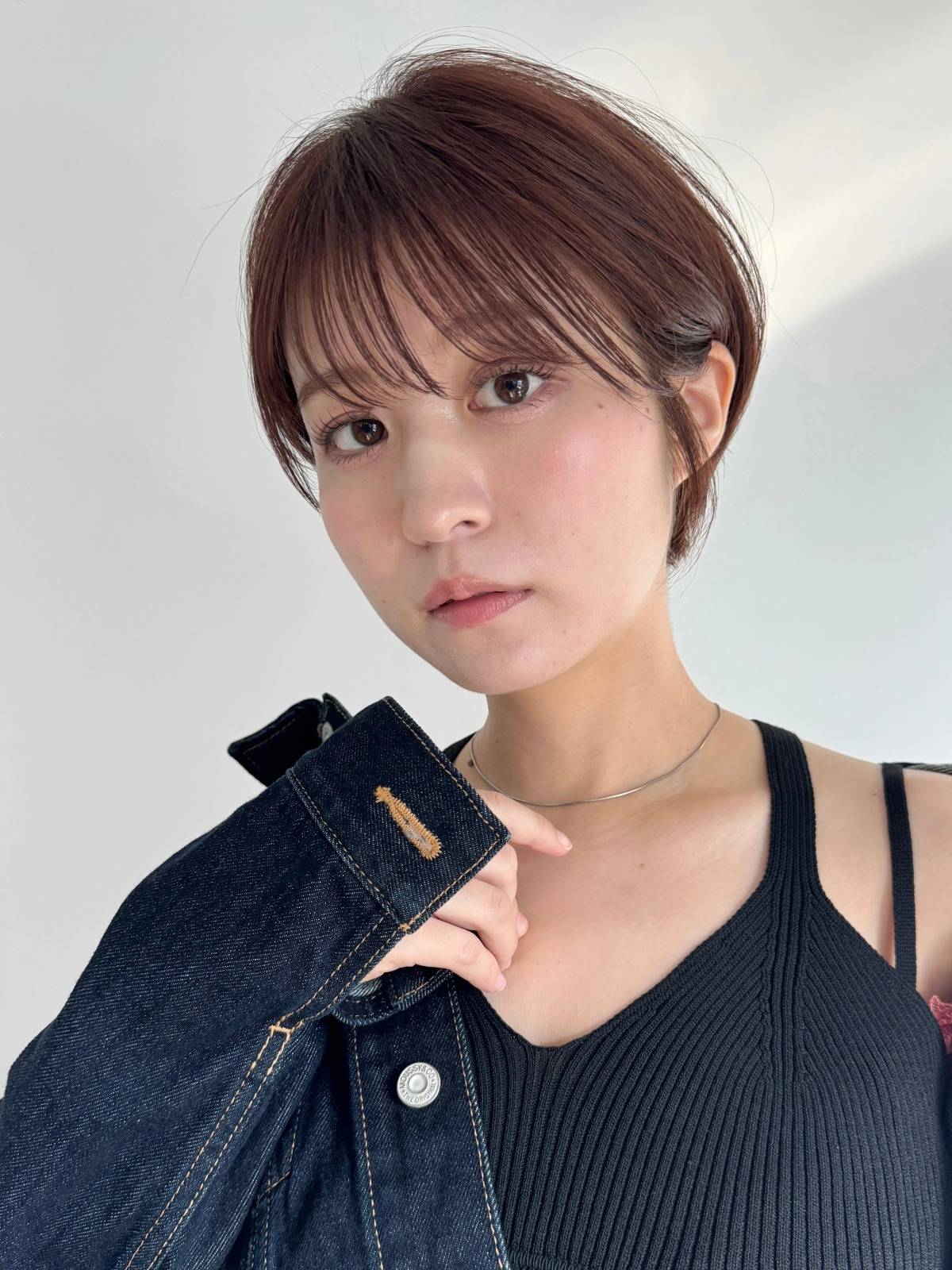 シンプルなワイドバングショート