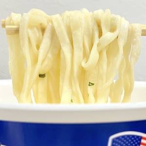 日清食品の「日清のどん兵衛 ボストン風クラムチャウダーうどん」 
