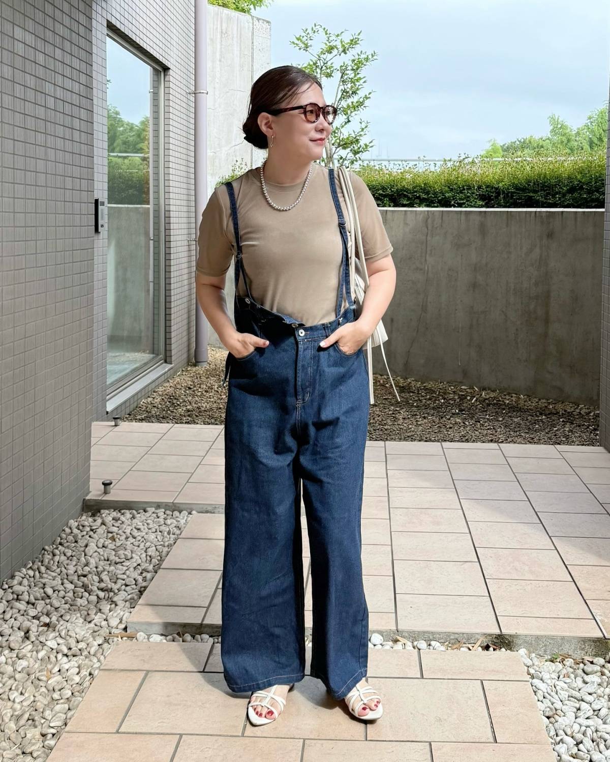サスペンダー付きパンツを合わせる！