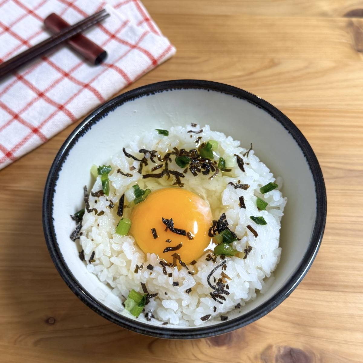 ふじっ子公式の「塩こんぶの卵かけごはん」のレシピ