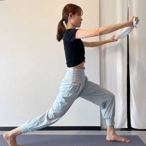 運動が嫌いな人、絶対見て。タオルを使った「代謝」を上げるストレッチ