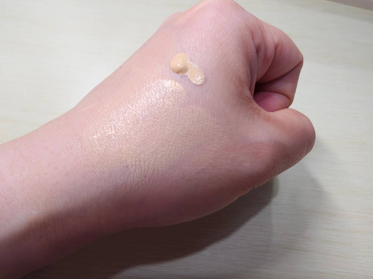 手の甲お試し