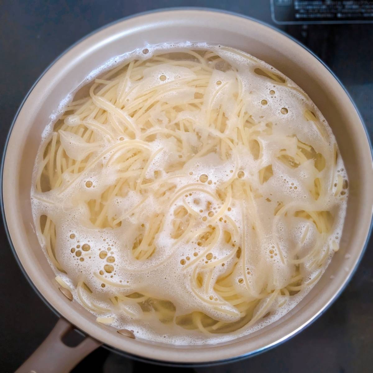 永谷園公式の「お茶づけの素で簡単！梅＆しそのパスタ」のレシピ