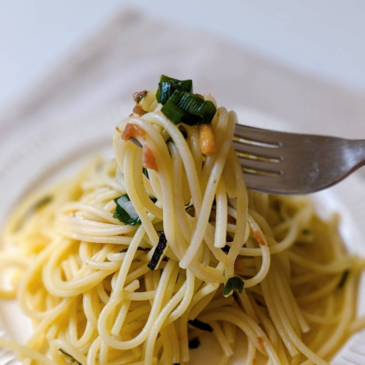 永谷園公式の「お茶づけの素で簡単！梅＆しそのパスタ」のレシピ