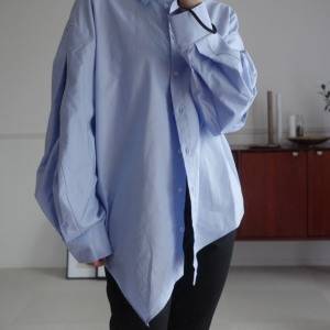 一枚で主役になる。爽やかさ＆こなれ感が叶う「ZARA」のアシンメトリーシャツ