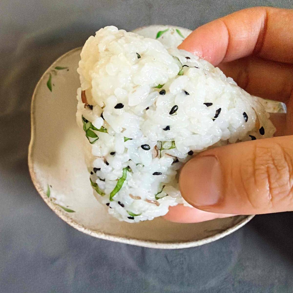 JAグループ公式の「大葉と黒ゴマのおにぎり」のレシピ