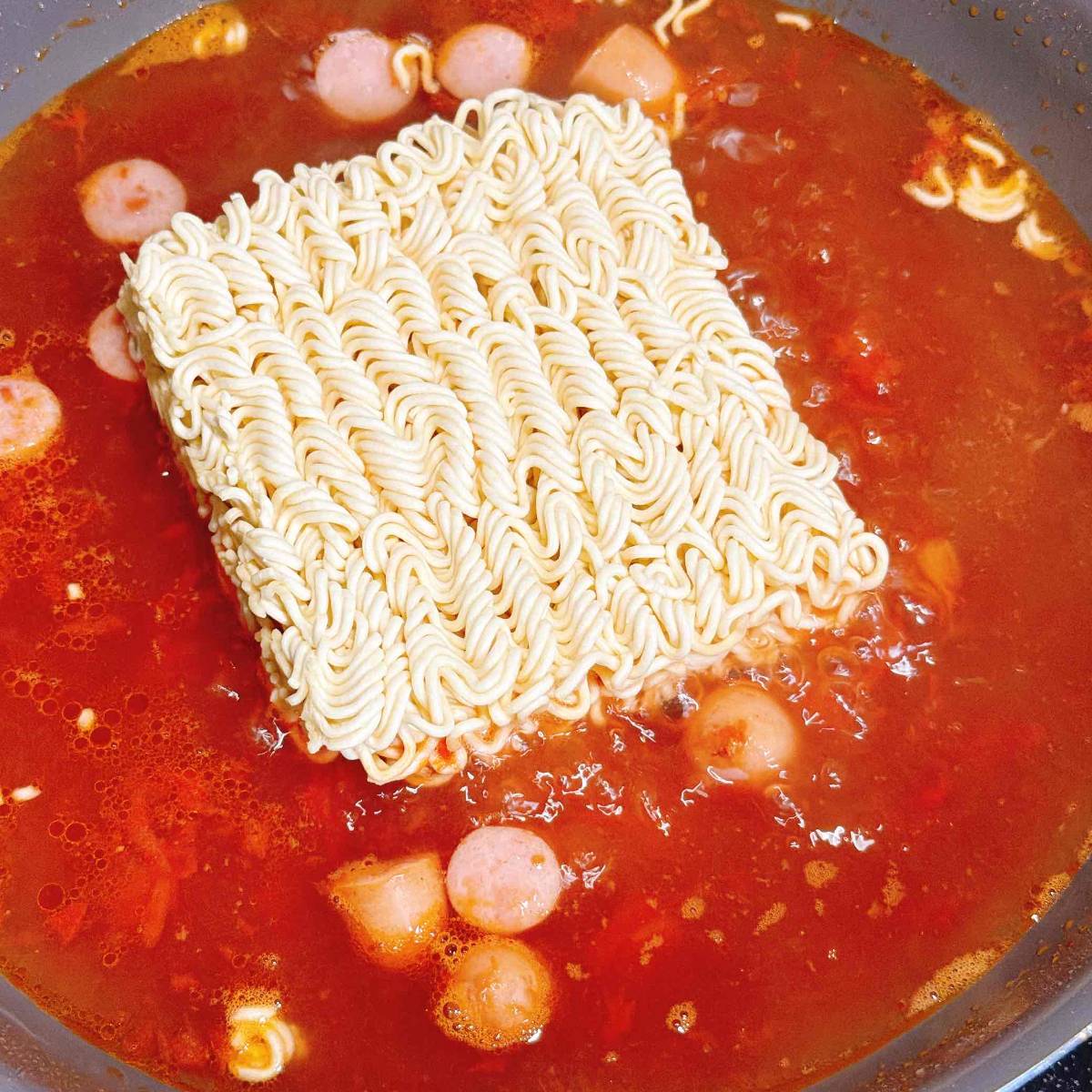 サッポロ一番公式の「ガンボスープ風　みそラーメン」のレシピ