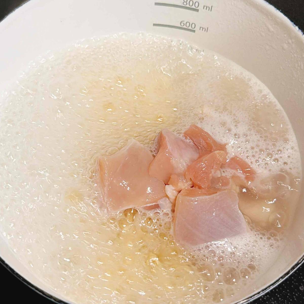 サッポロ一番公式の「みそラーメンでタイのカオソーイ風」のレシピ