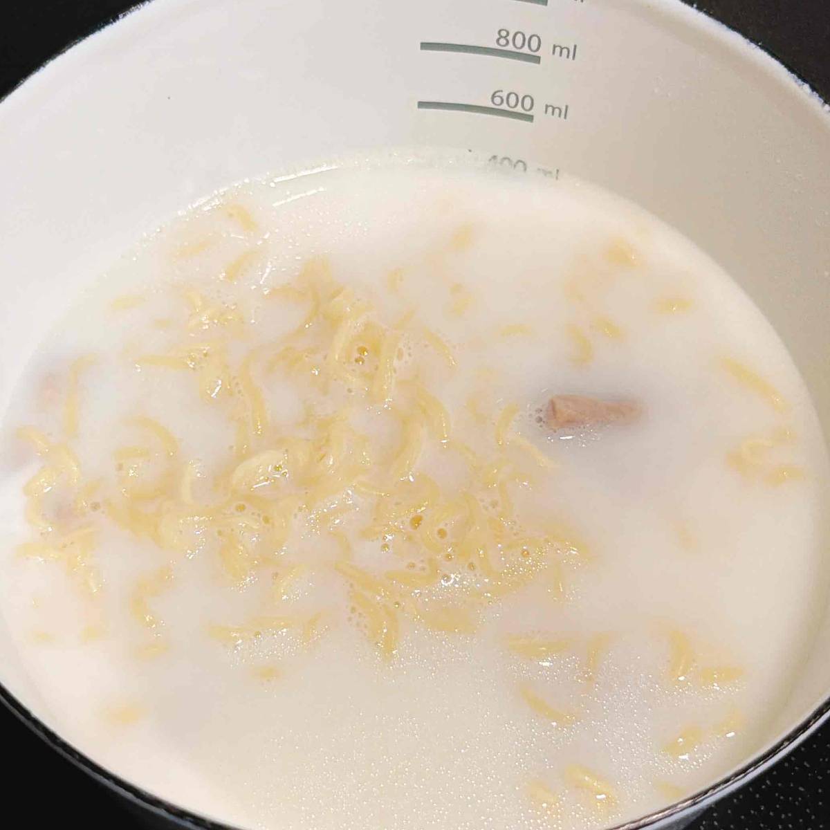 サッポロ一番公式の「みそラーメンでタイのカオソーイ風」のレシピ