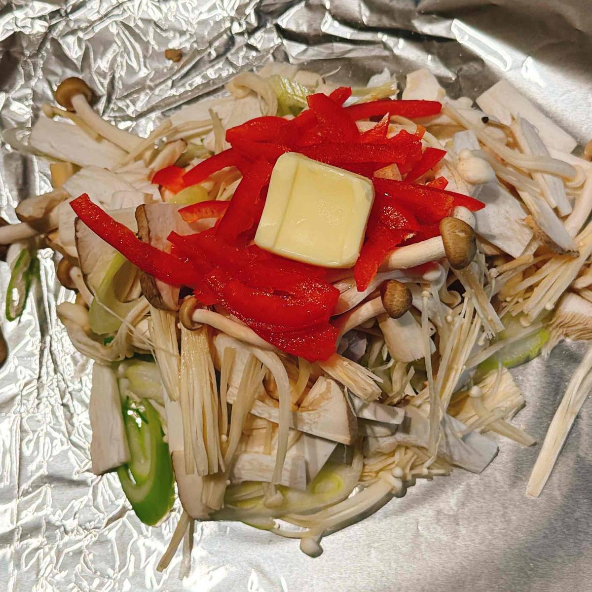 JAグループ公式の「バターの香りがたまらない！鶏のホイル焼き」のレシピ