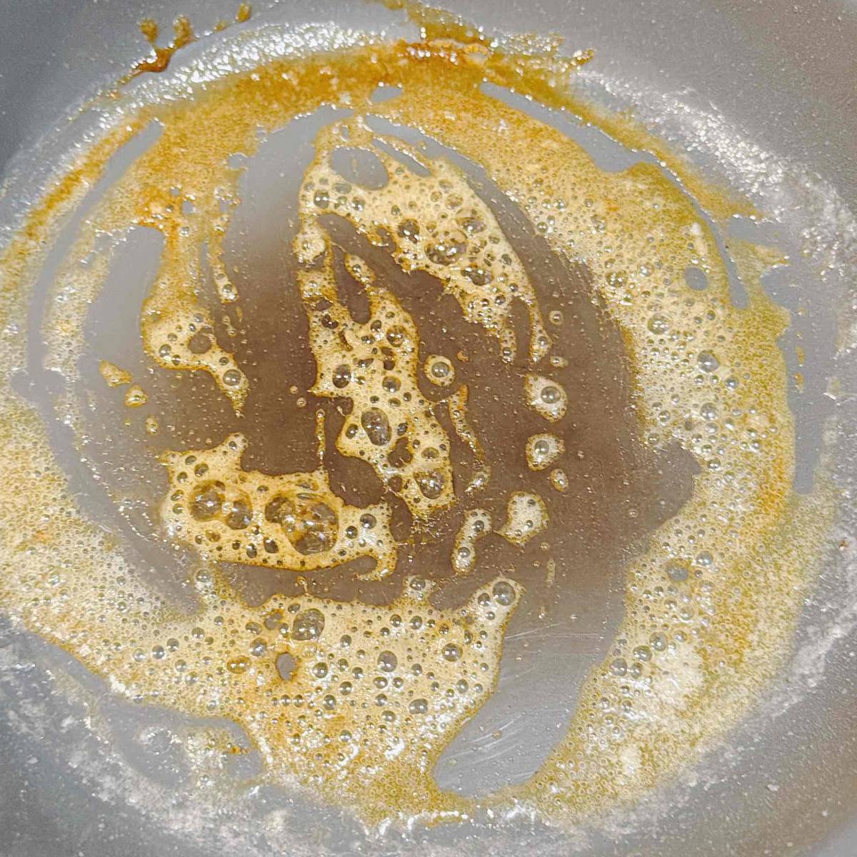 JAグループ公式の「しめじエリンギのバターカレー炒め」のレシピ
