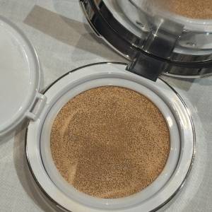 厚塗り感のない透明ツヤ肌へ。毛穴やくすみを自然にカバー「ByUR」のクッションファンデ