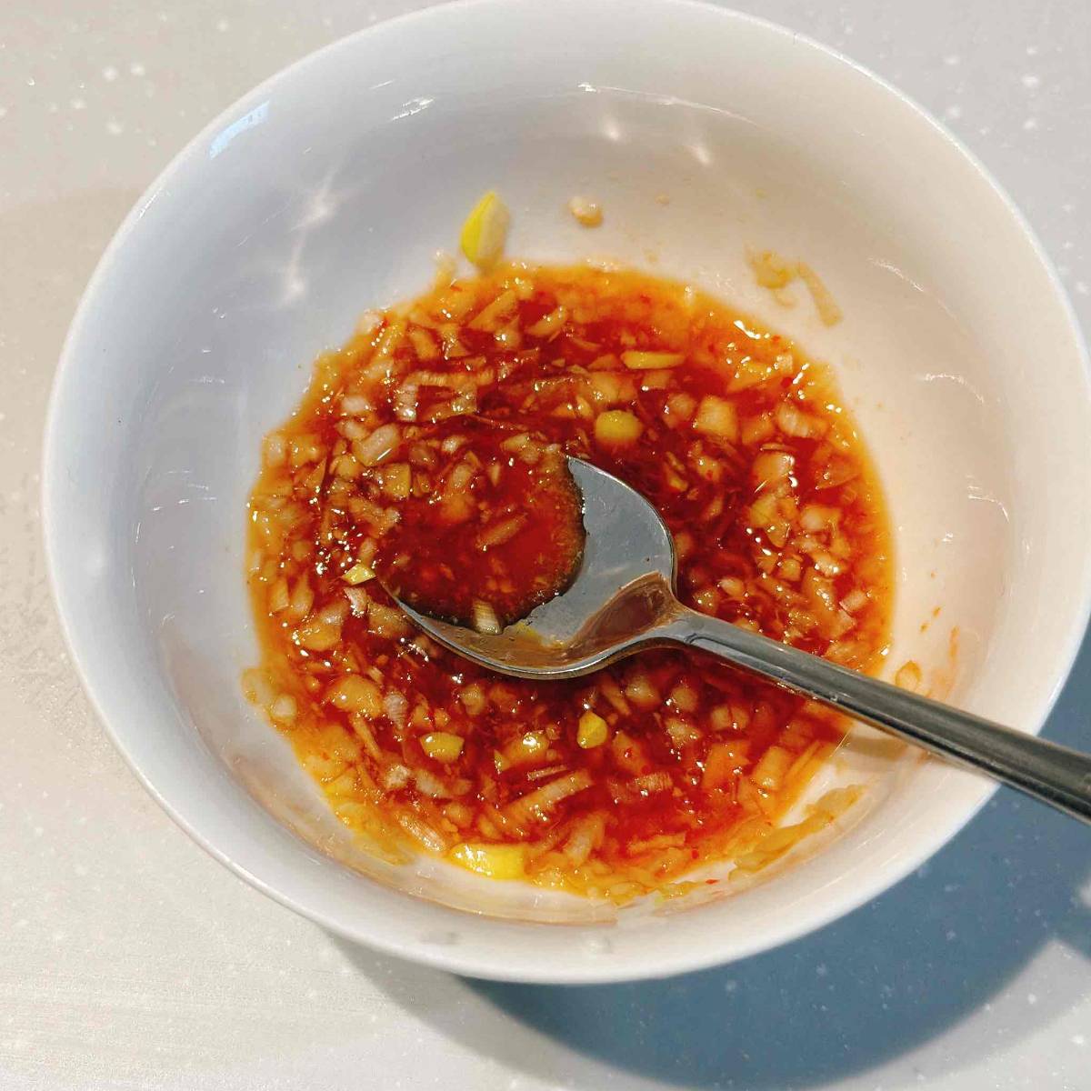 揖保乃糸公式の「鶏ささみの中華風ピリ辛そうめん」のレシピ
