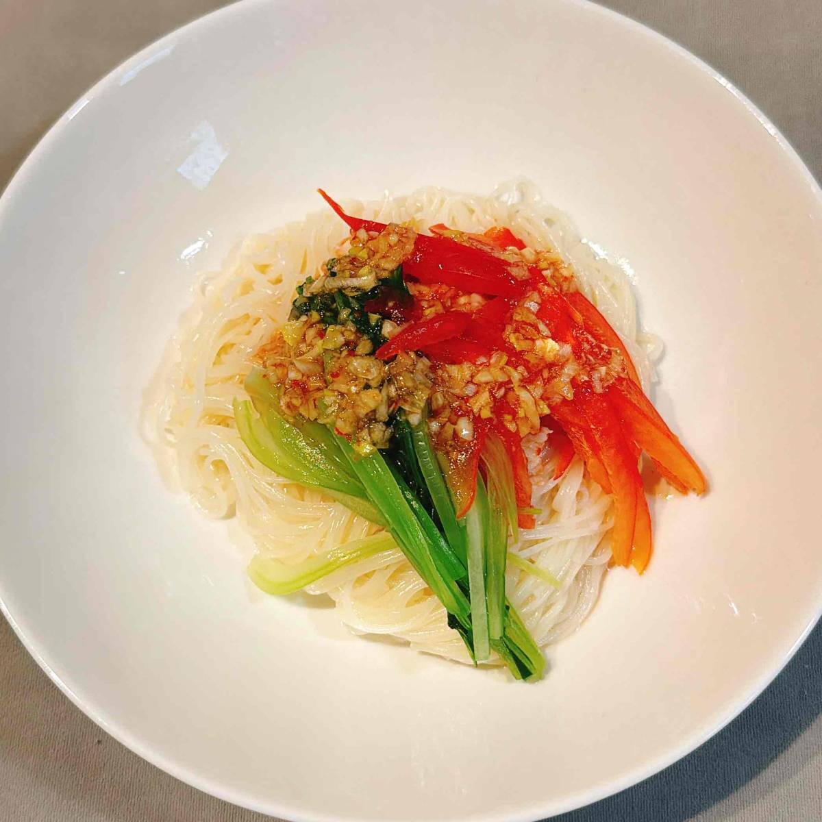 揖保乃糸公式の「鶏ささみの中華風ピリ辛そうめん」のレシピ