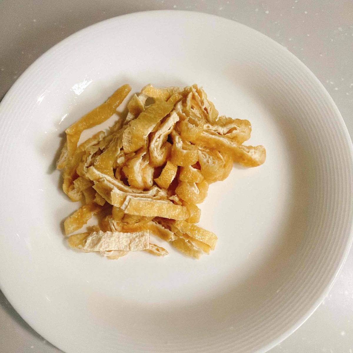 くらこん公式の「塩こんぶとひじきとツナの炊き込みご飯」のレシピ