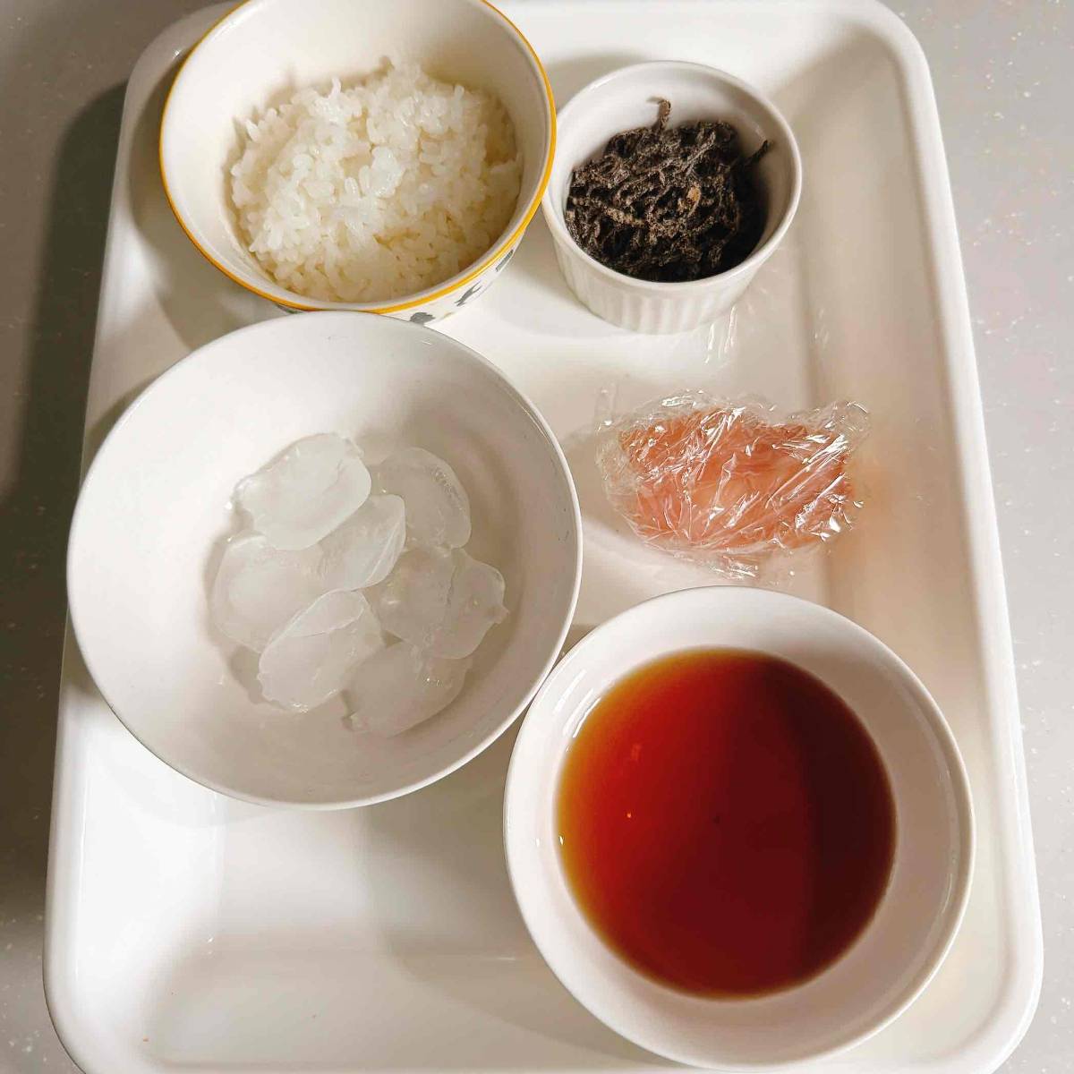 くらこん公式の「塩こんぶで冷やし茶漬け」のレシピ