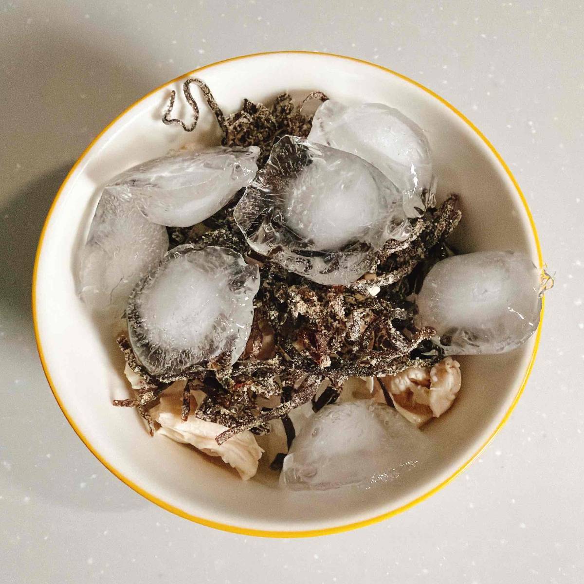 くらこん公式の「塩こんぶで冷やし茶漬け」のレシピ
